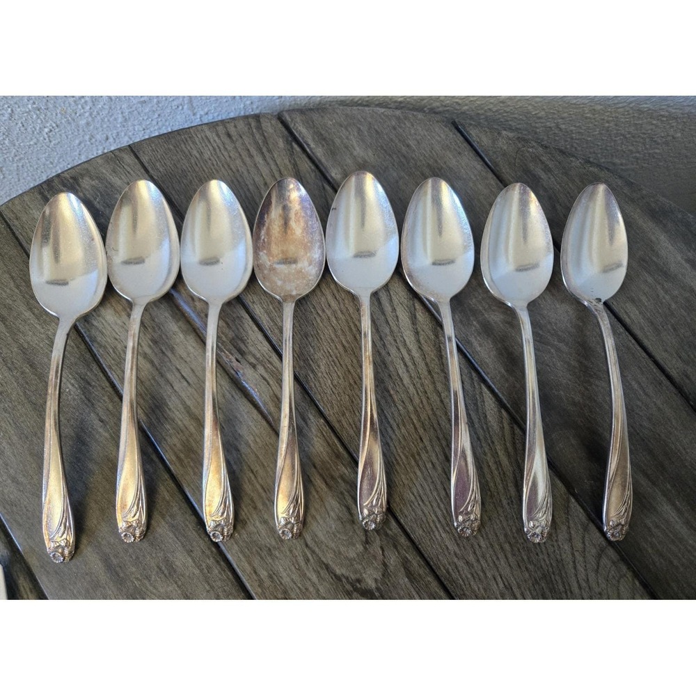 Vintage 8 pc 1847 Rogers Bro Silver Plated Daffodil Tablespoons Flatware 7.25"